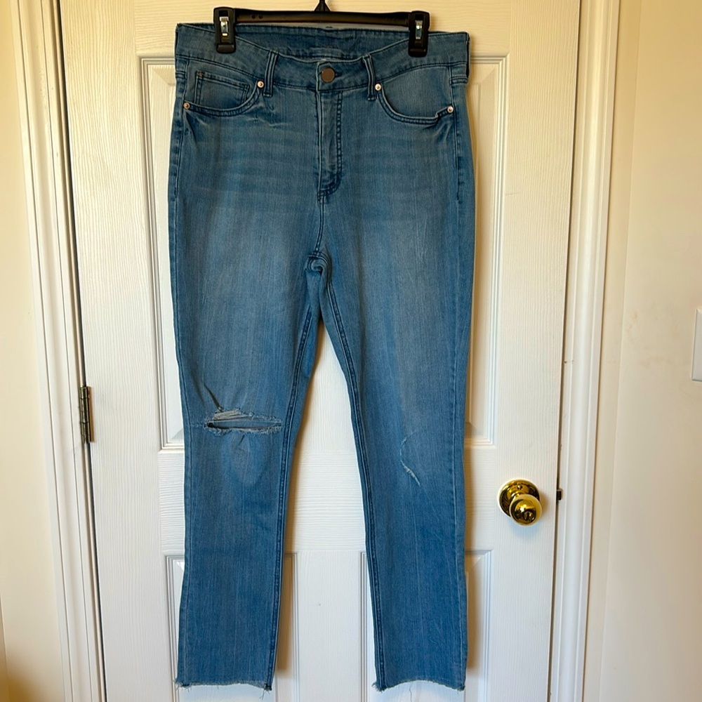 Seven 7 For All Mankind High Rise Distressed Jeans w/ Raw Hem Size 12